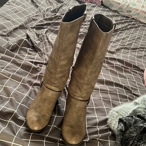 Woman’s boots